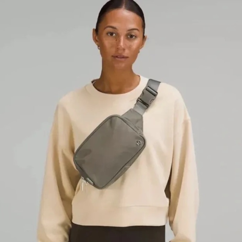 Grey Sage Everywhere Large Lululemon Belt Bag 2L sold out